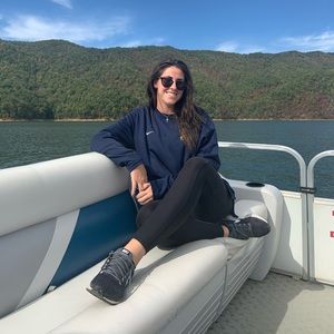 Meet your Posher, Esther